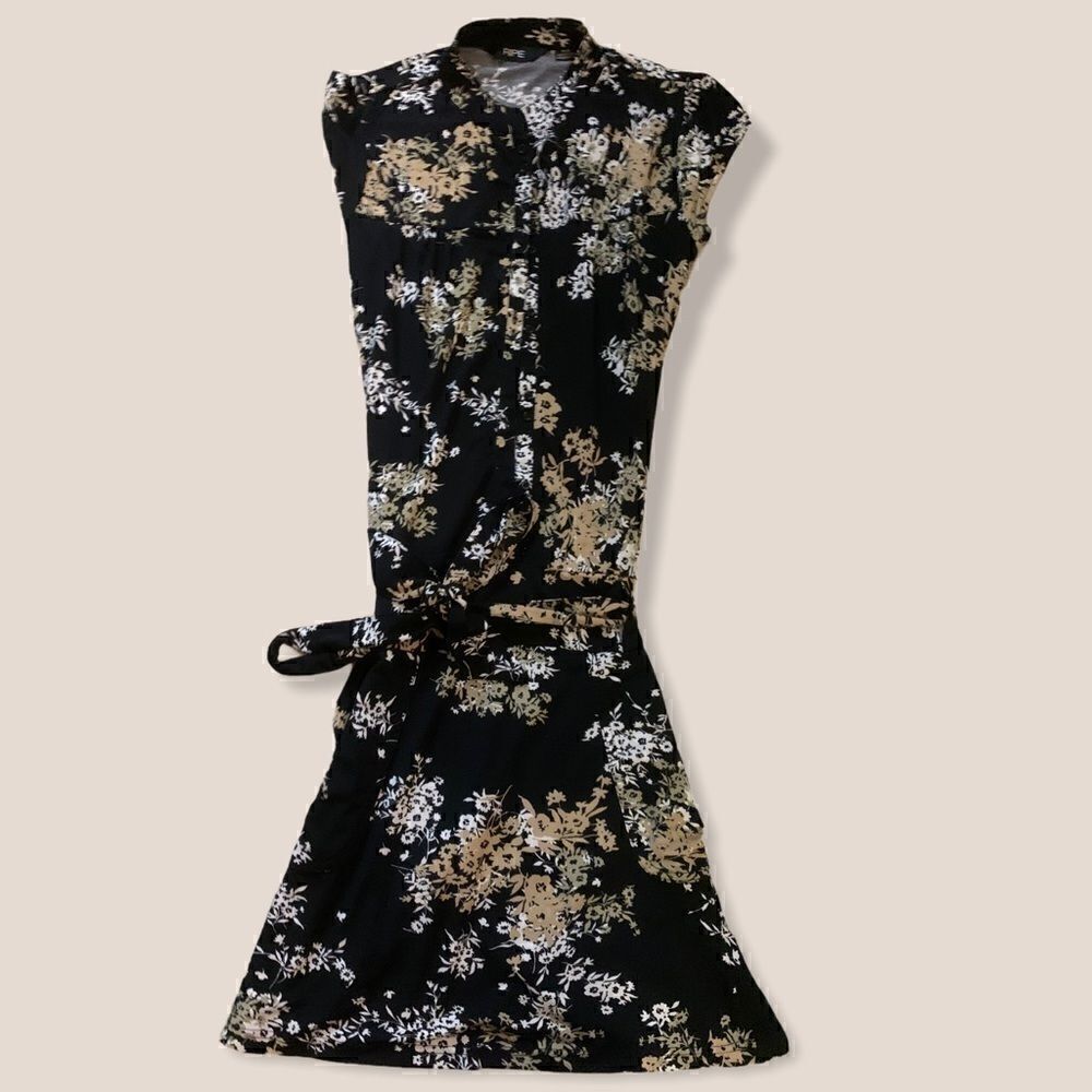 Size Small Black Floral RIPE MIDI